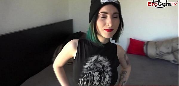 Deutsche punk teen WG Mitbewohnerin zum sex genötigt